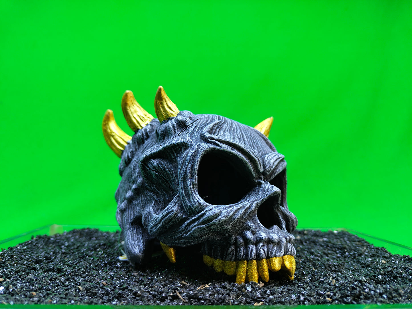 Devil Skull Aquarium Ornament Fish Tank Cave Hide Decoration Resin 14.5cm