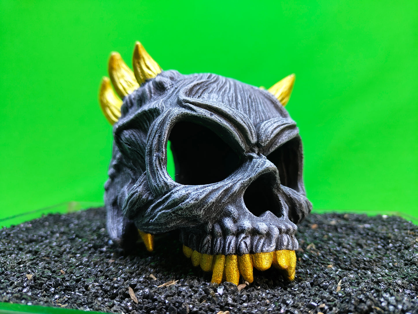 Devil Skull Aquarium Ornament Fish Tank Cave Hide Decoration Resin 14.5cm