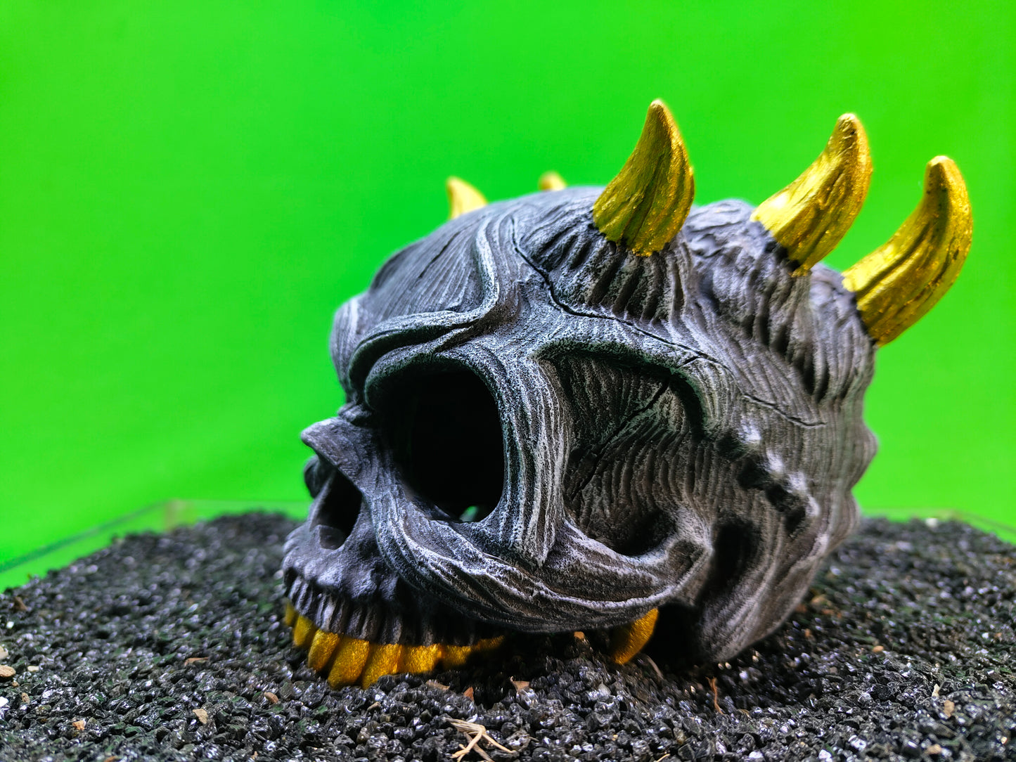 Devil Skull Aquarium Ornament Fish Tank Cave Hide Decoration Resin 14.5cm