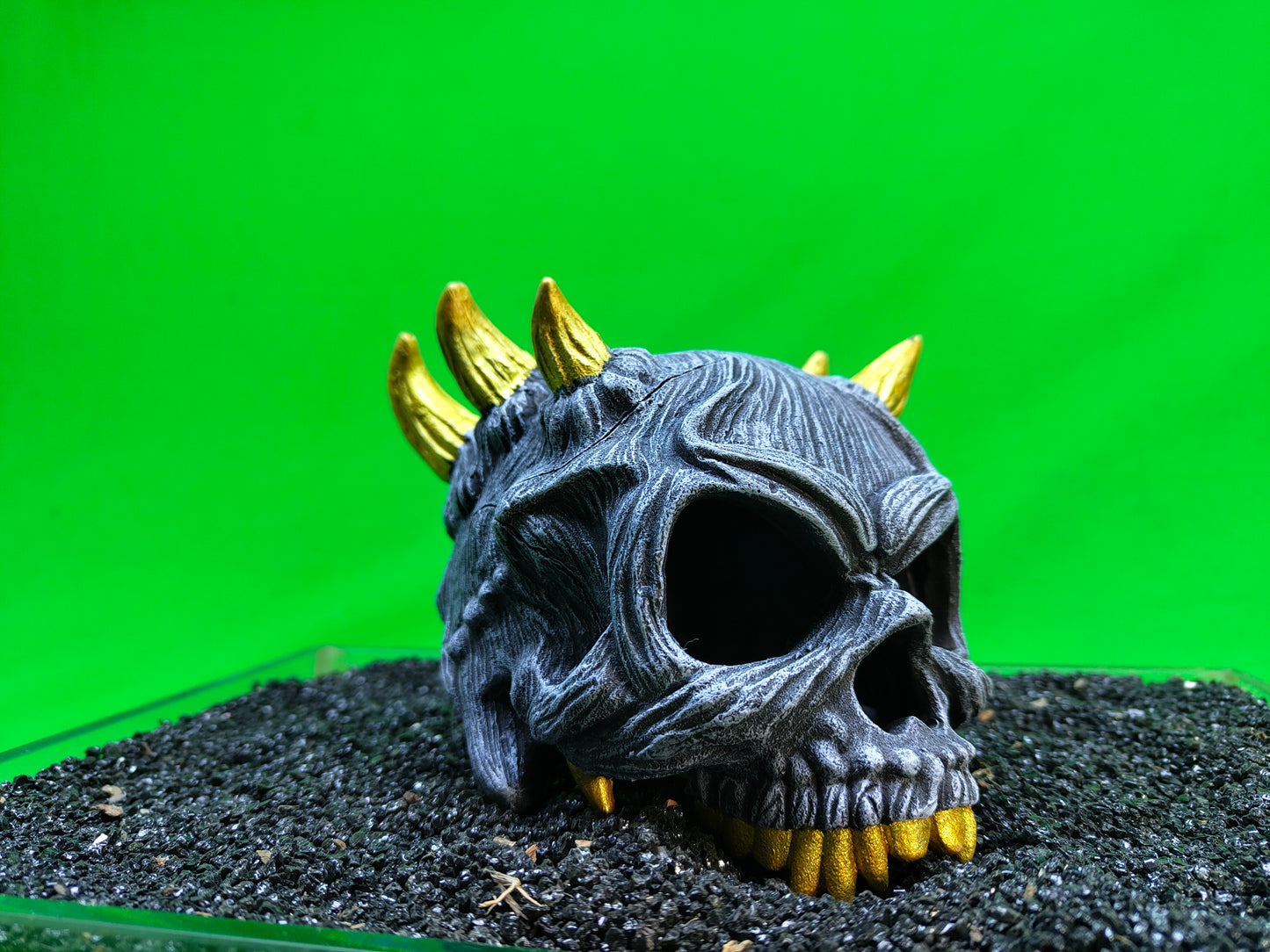 Devil Skull Aquarium Ornament Fish Tank Cave Hide Decoration Resin 14.5cm
