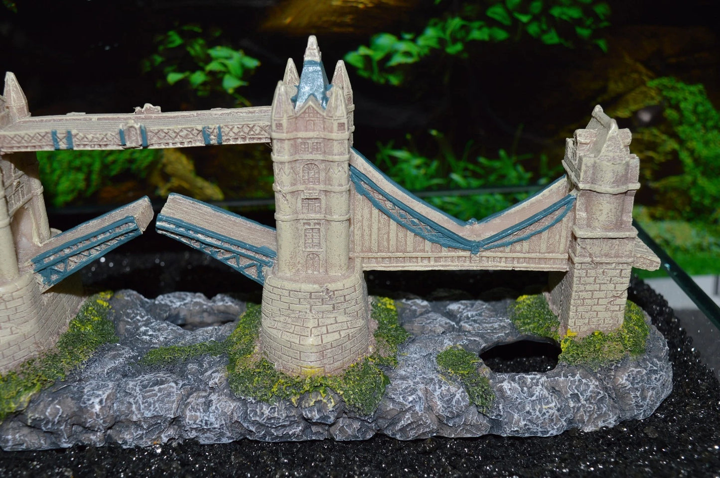 London Tower Bridge Aquarium Fish Tank Ornament 793