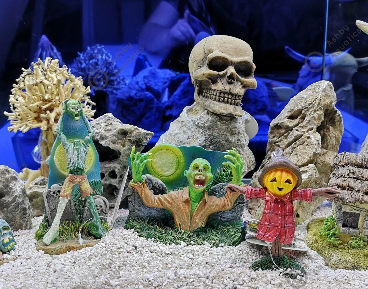 Zombie glow in the dark aquarium ornament Resin Fish Tank Decoration