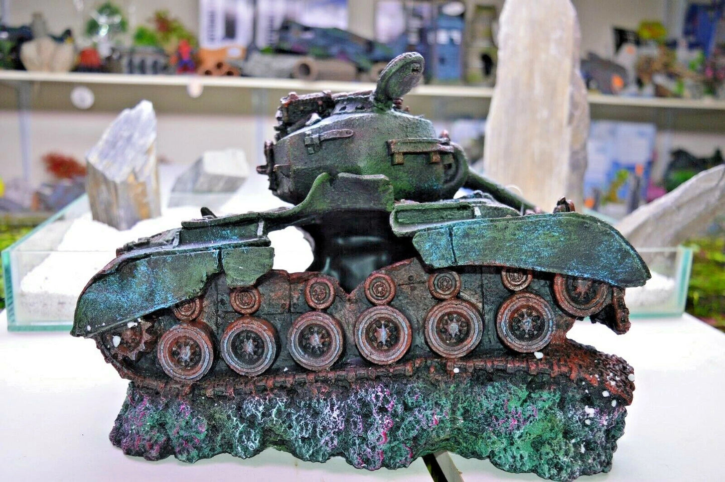 extra large XL ARMY CRASHED TANK fish aquarium WRECK ORNAMENT DECORATION (33cm)