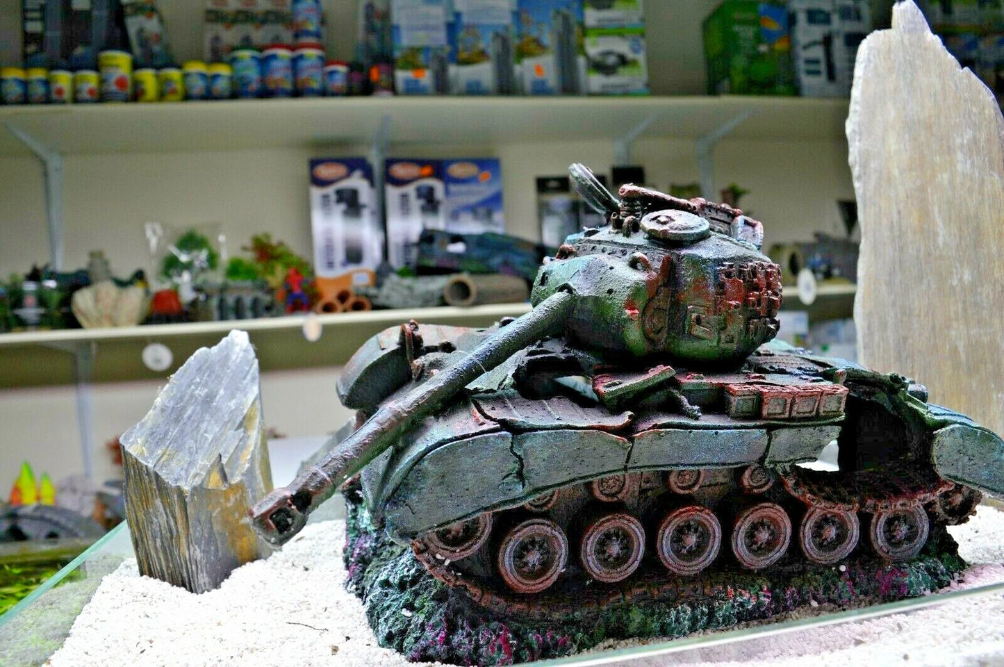 extra large XL ARMY CRASHED TANK fish aquarium WRECK ORNAMENT DECORATION (33cm)
